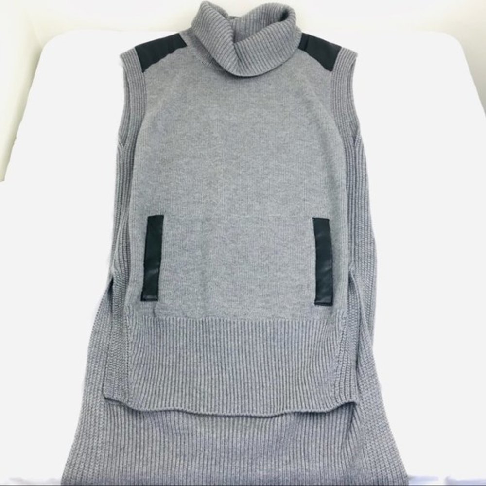 Banana Republic Sleeveless Yarn Sweater Tunic